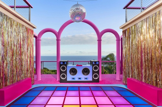 Disewakan Gratis, Intip Megah dan Mewahnya Rumah Barbie di Dunia Nyata
