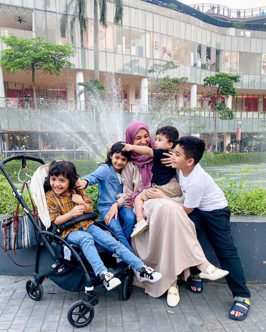 Deretan Foto Lucu Ukkasya Bersama Sepupu, Shireen Sungkar 'Simulasi Anak 4'