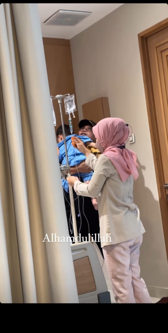 Sempat Kejang Hingga Mulut Berbusa, ini Kondisi Adzam Anak Nathalie Holcher di RS