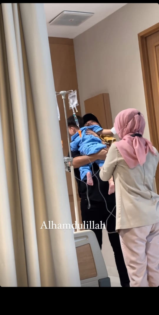 Sempat Kejang Hingga Mulut Berbusa, ini Kondisi Adzam Anak Nathalie Holcher di RS