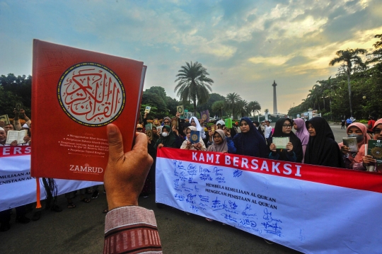 Gelar Demo di Patung Kuda, Massa Kecam Keras Aksi Pembakaran Alquran di Swedia