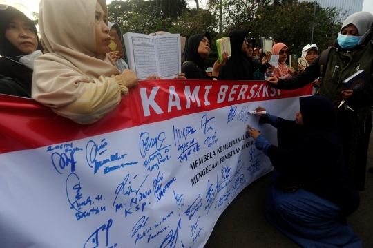 Gelar Demo di Patung Kuda, Massa Kecam Keras Aksi Pembakaran Alquran di Swedia