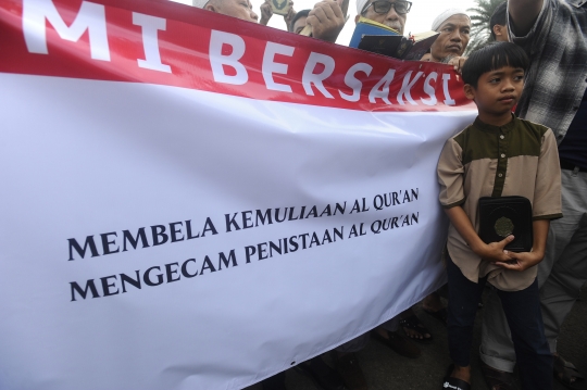 Gelar Demo di Patung Kuda, Massa Kecam Keras Aksi Pembakaran Alquran di Swedia