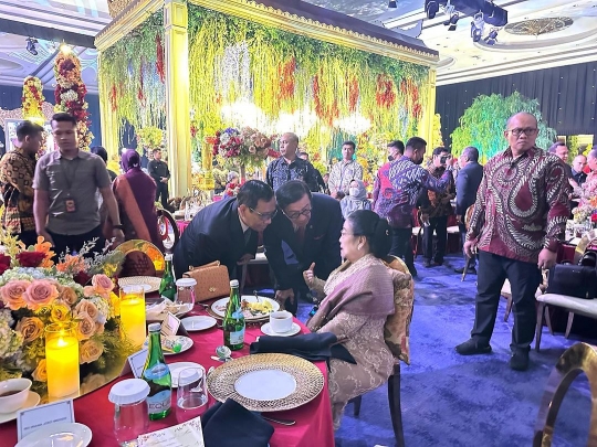 Cantiknya Cucu Megawati saat Resepsi Pernikahan, Suaminya Ganteng WN Aljazair