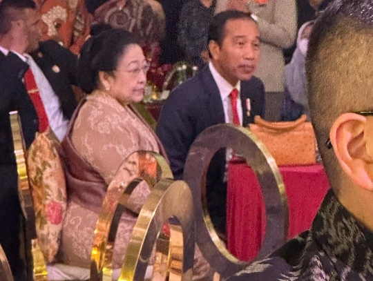 Cantiknya Cucu Megawati saat Resepsi Pernikahan, Suaminya Ganteng WN Aljazair