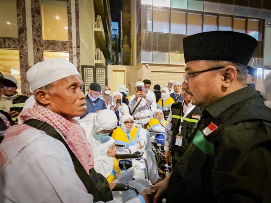 Menag Lepas Kepulangan Jemaah Haji Indonesia, Tambah Jatah Air Zamzam Jadi 10 Liter