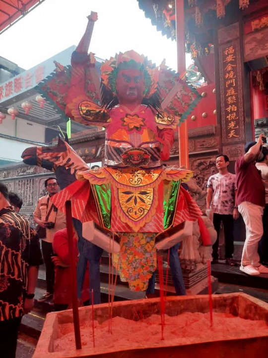 Meriahnya Festival Bakar Tongkang di Rokan Hilir