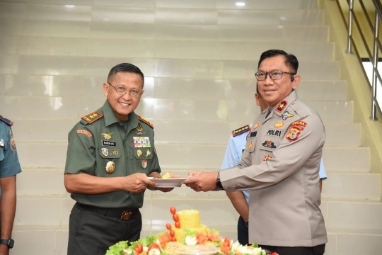 Jenderal Bintang 2 TNI Mendadak Ajak Anggotanya Menggeruduk Mapolda Maluku, Ada Apa?