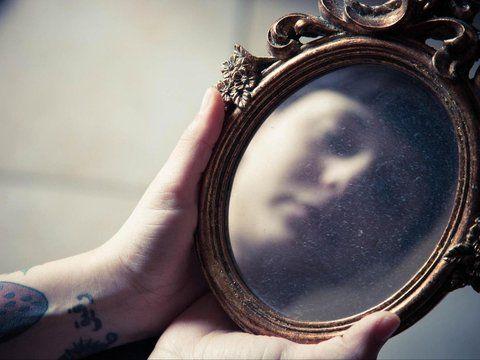 <b>Mirror Gazing and Scrying</b><br>