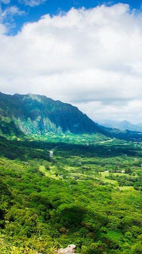 2. The Pali Lookout