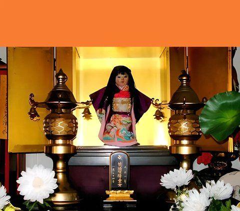 Okiku is a legendary figure in Japanese folklore. It's known as a haunted doll. According to the story, Okiku was a girl who lived in the late 17th century. The story says that Okiku's ghost wants revenge for her unfair death. To calm Okiku's soul. A