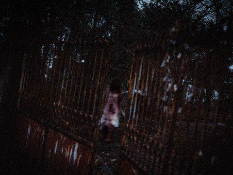 5. Abandoned House at Thawi Watthana, Bangkok: The Lady in White