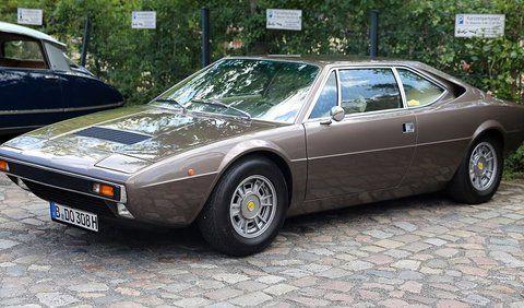 <b>2. Ferrari Dino 308 GT4</b>