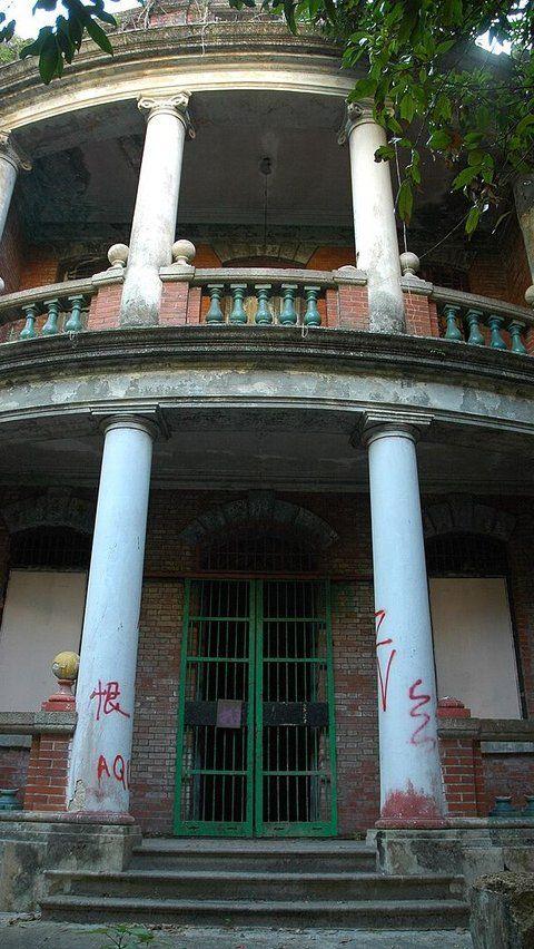 1. Nam Koo Terrace