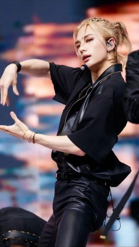 Hyunjin went viral after STRAY KIDS released their first full album, GO LIVE. During promotions for God's Menu, Hyunjin was praised for being stunning with his long blonde hair.