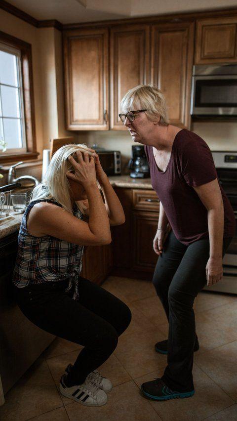 Toxic Family Quotes That Are Unsupportive Member
