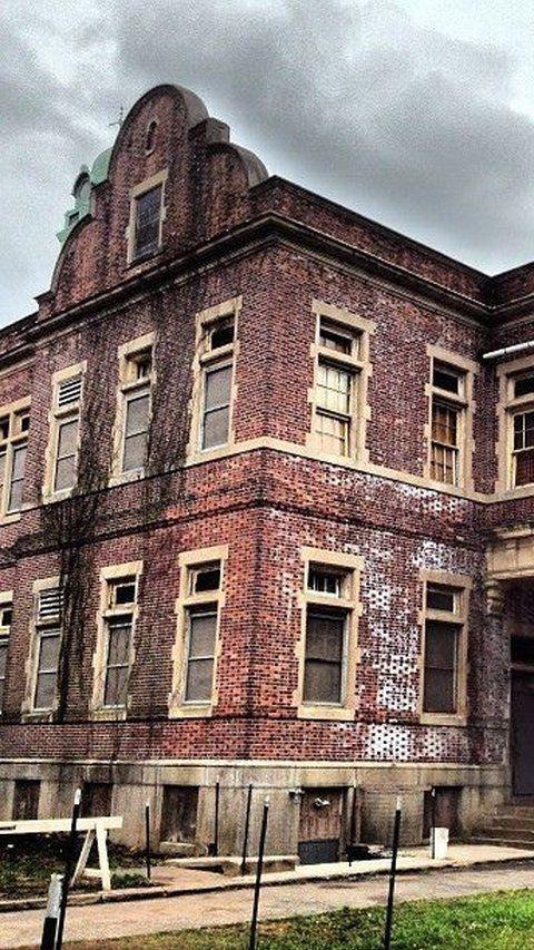 5. Pennhurst Asylum in Chester County, Pennsylvania