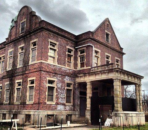 5 Most Haunted Asylums in America: Exploring the Eerie Legends of Paranormal Hotspots