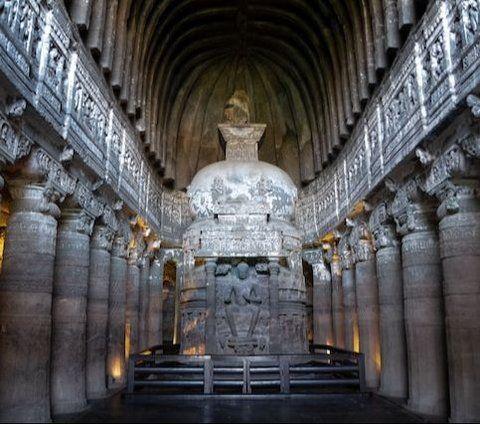 These paintings and sculptures are considered masterpieces of Buddhist religious art.