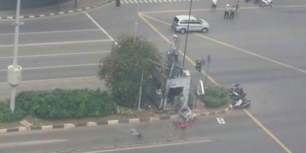 Foto Ledakan Bom di Kawasan Sarinah dari Netizen © 2016 feed.id