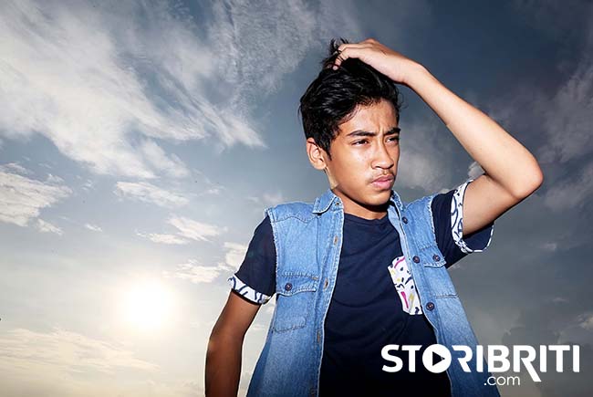 Muhammad Abidzar Al Ghifari © 2016 storibriti.com