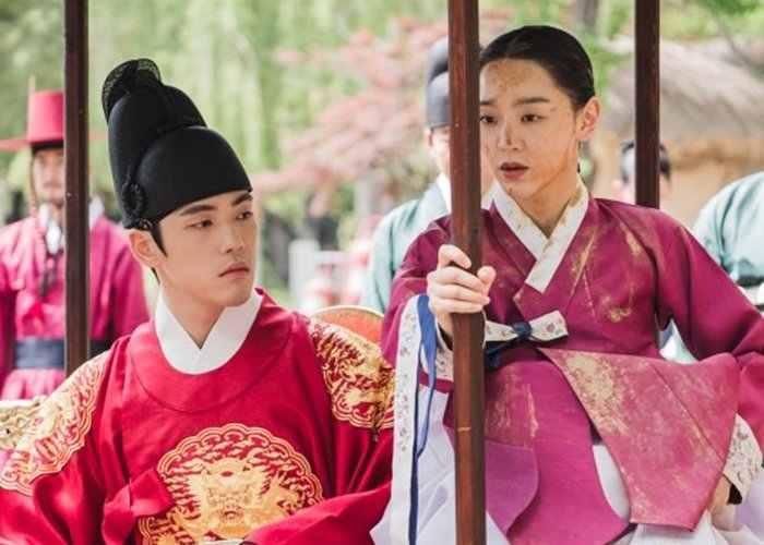 Kim So Yong - Jang Bong Hwan, Siapa Kamu di Drama MR. QUEEN? - Kuis