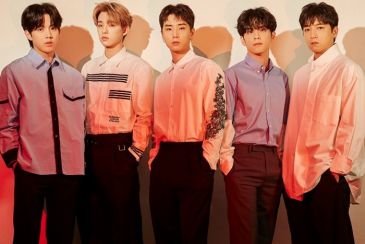 5 Member Ganteng DAY6, Siapa Oppa yang Bakal Nyanyi Lagu Pengantar Tidur Buat Kamu?