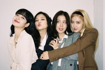 BLACKPINK Pakai Seragam, Siapa yang Bakal Jadi Sahabatmu di Sekolah Setelah Pandemi?