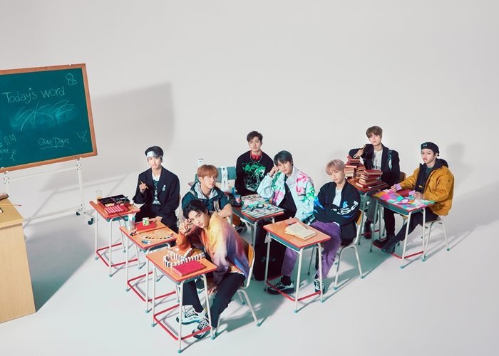 8 Member Stray Kids, Siapa Yang Bakal Bantuin Kamu Ngerjain Tugas?