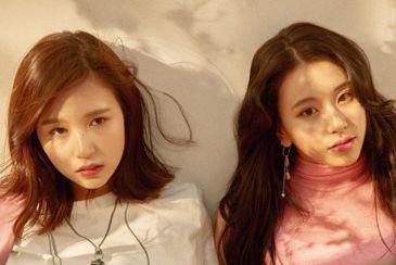 Chaeyoung atau Mina TWICE, Siapa yang Menurutmu Bakal Jadi Prom Queen?