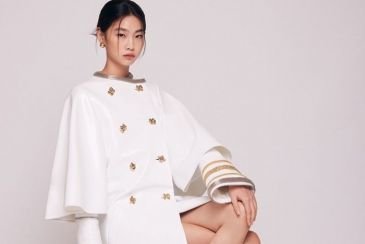 Semangka atau Anggur, Manakah Buah yang Akan Kamu Jadikan Properti Photoshot Bersama Jung Ho Yeon?