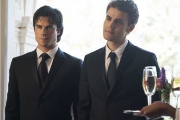 Siapa Vampir Ganteng yang Mengetuk Pintu Rumahmu di Malam Hari?