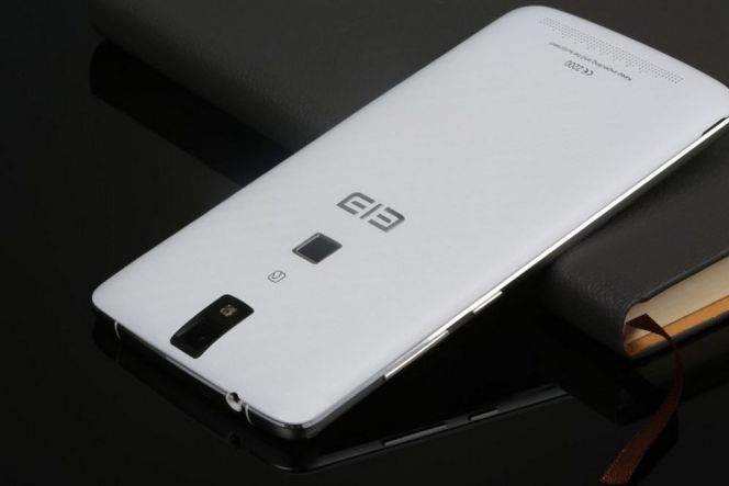 Elephone P8000 tahan lama dengan baterai 4.200mAh