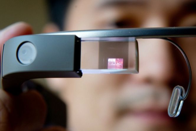 Google hendak rancang headset dengan dukungan teknologi hologram