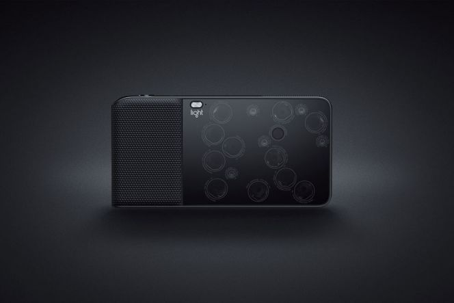 Light L16, kamera saku dengan 16 lensa