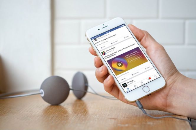Lagu-lagu Apple Music dan Spotify dapat diputar di Facebook
