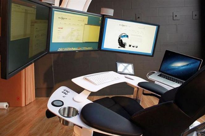 Ingin nyaman saat kerja, pakai saja 'kursi malas' ini