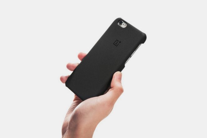 Malu pakai iPhone? Coba pakai case buatan OnePlus ini