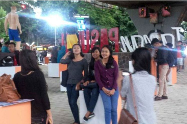 Bandung - Merdeka.com | 7 Taman unik di Bandung yang asyik ...