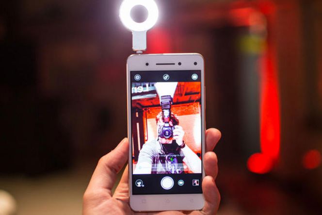 Smartphone kamera selfie ganda Lenovo resmi masuki Indonesia