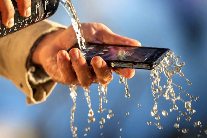 Jepang pamerkan smartphone yang dapat dicuci dengan sabun