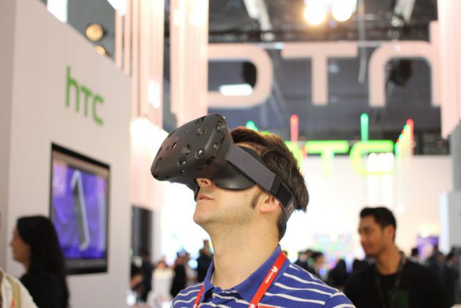 HTC luncurkan headset Vive VR pada bulan April 2016