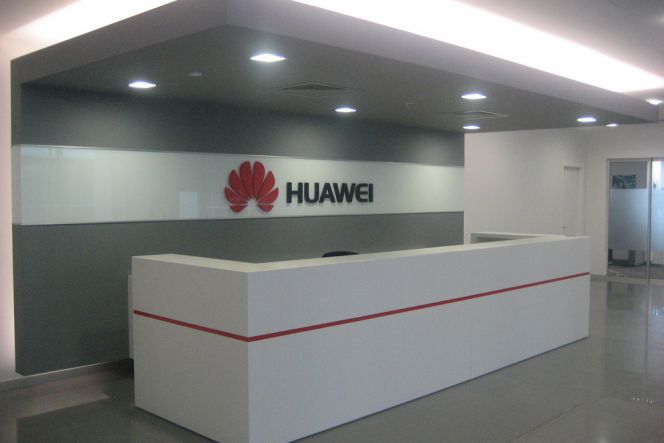 Huawei laporkan telah menjual 100 juta smartphonenya tahun 2015