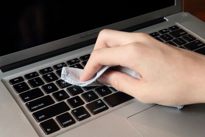 Cara mudah membersihkan keyboard