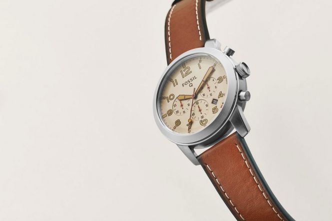 Tampak kuno, jam analog ini sebenarnya adalah smartwatch baru Fossil