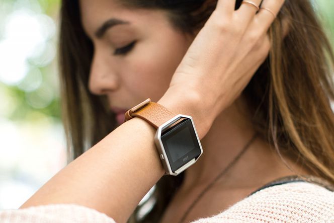 Mirip Apple Watch, ini penampakan smart fitness watch baru Fitbit