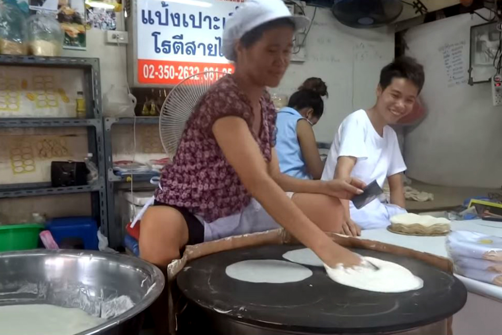 VIDEO Hebat Wanita Thailand Ini Masak dengan Tangan 