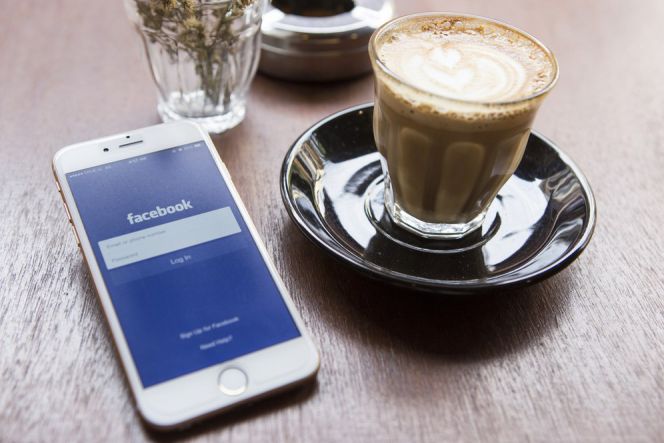 Aplikasi Facebook resmi hapus fitur sinkronisasi foto