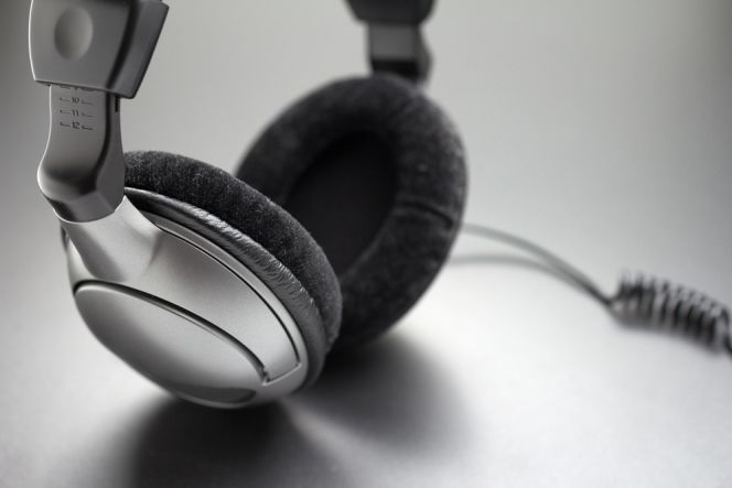 Hilangnya jack 3,5mm di iPhone 7 adalah konspirasi produsen headphone?