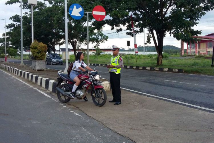 Bandung Merdeka com Ini denda pengendara kendaraan 